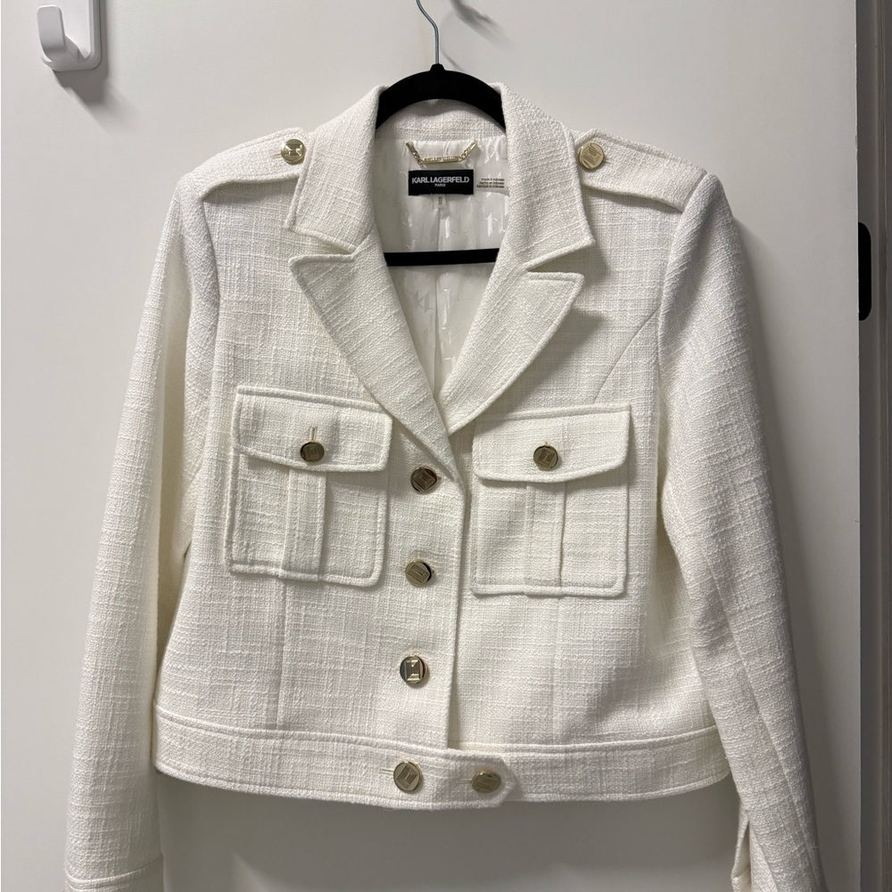 Karl Lagerfeld NWOT White Textured Blazer with Gold Buttons, size medium.